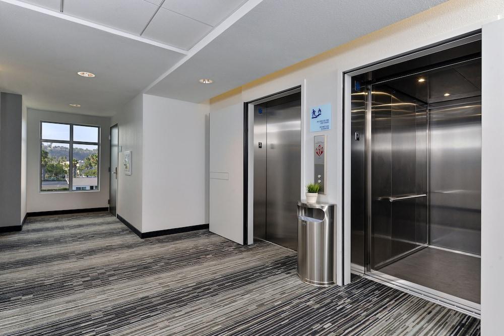Holiday Inn Express & Suites San Diego - Mission Valley By Ihg Exterior photo