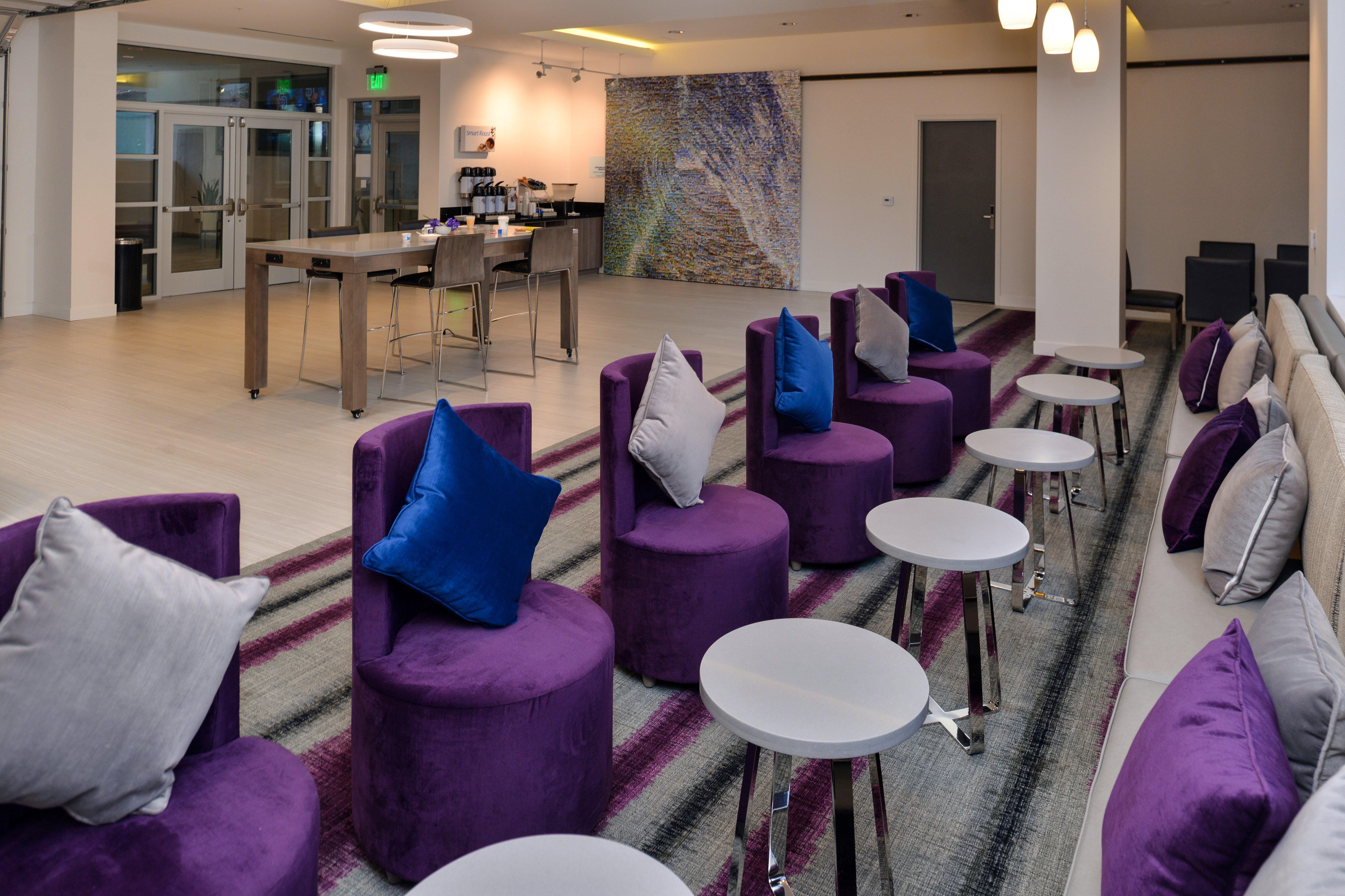 Holiday Inn Express & Suites San Diego - Mission Valley By Ihg Exterior photo