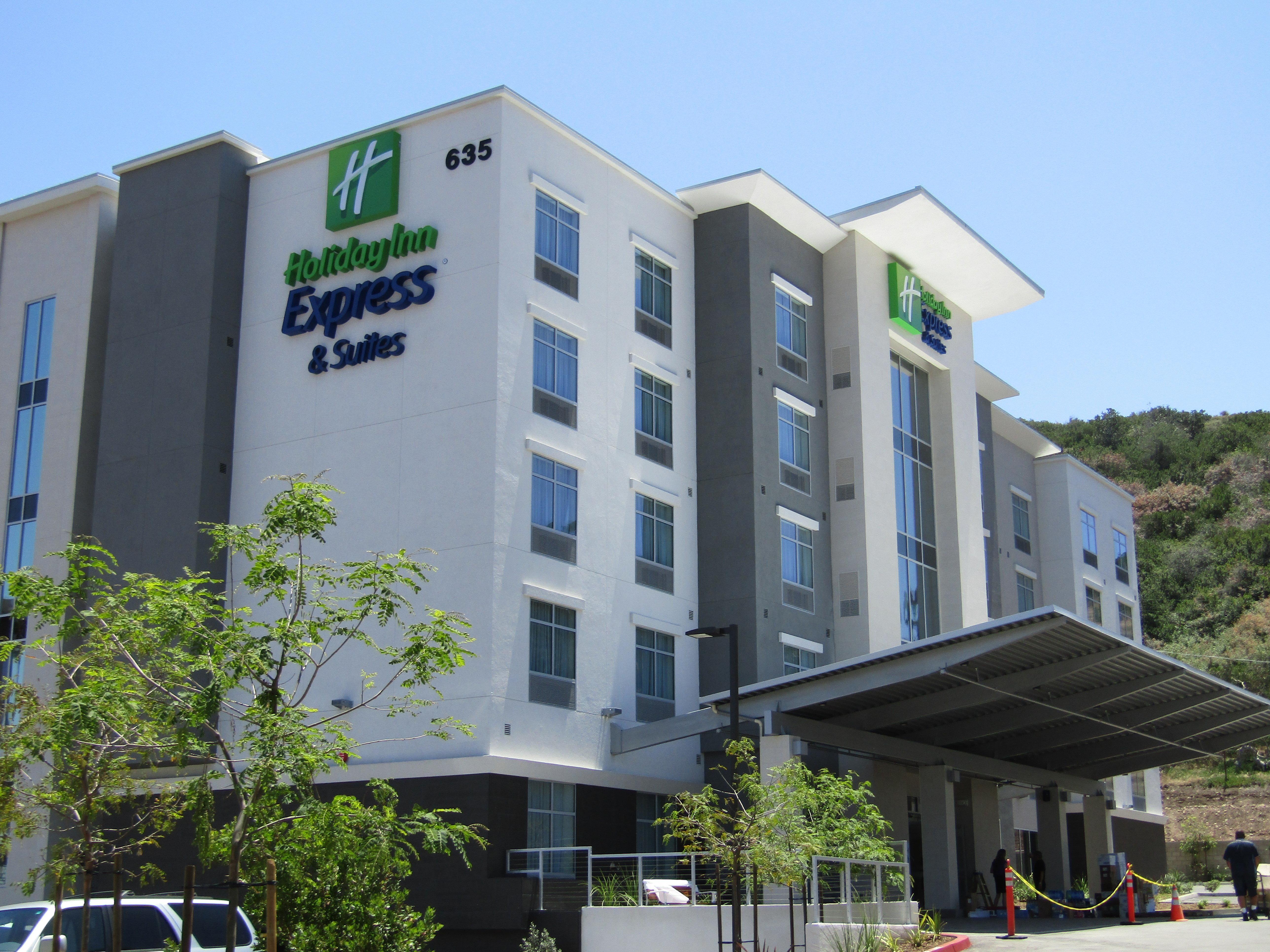 Holiday Inn Express & Suites San Diego - Mission Valley By Ihg Exterior photo