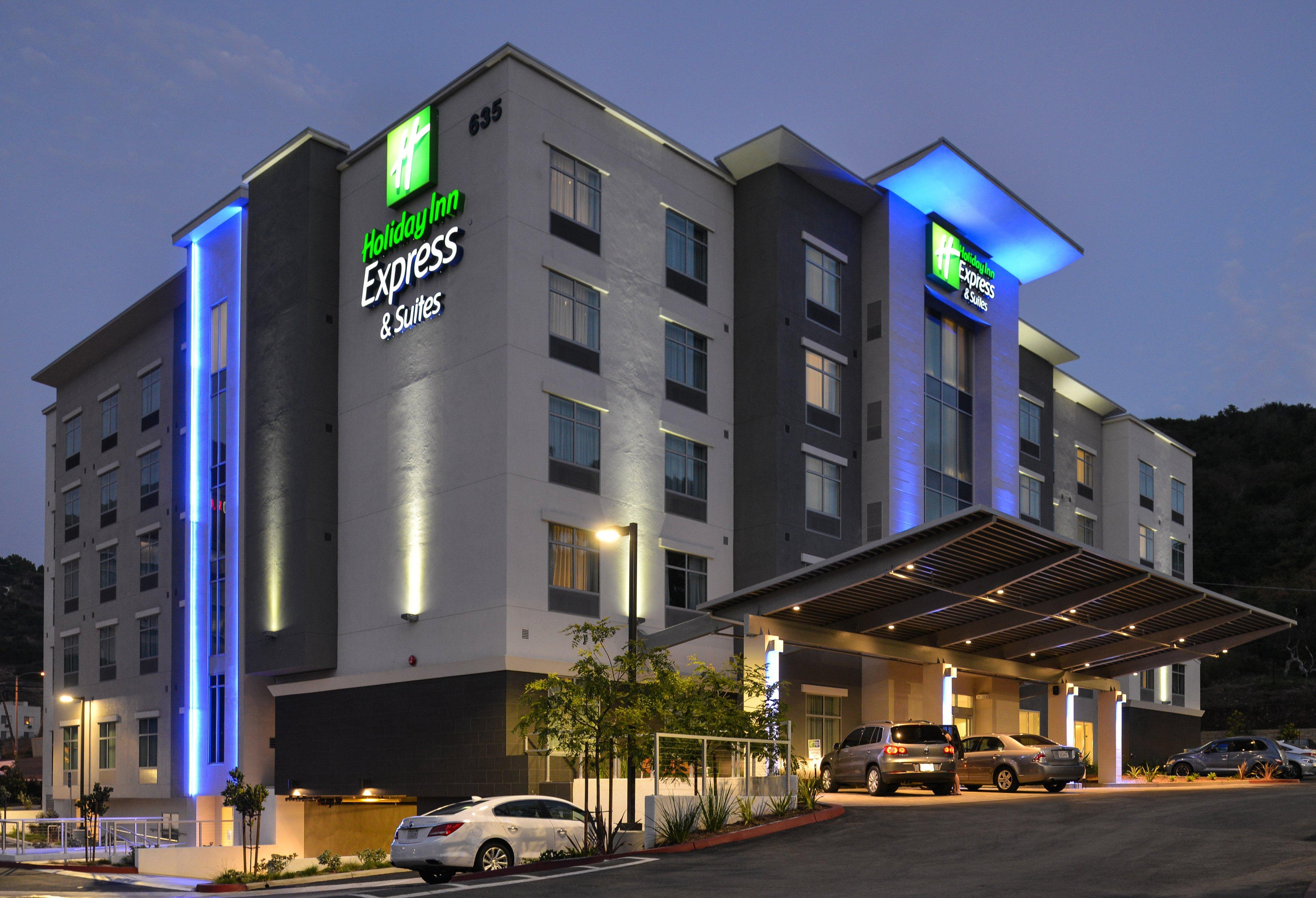Holiday Inn Express & Suites San Diego - Mission Valley By Ihg Exterior photo