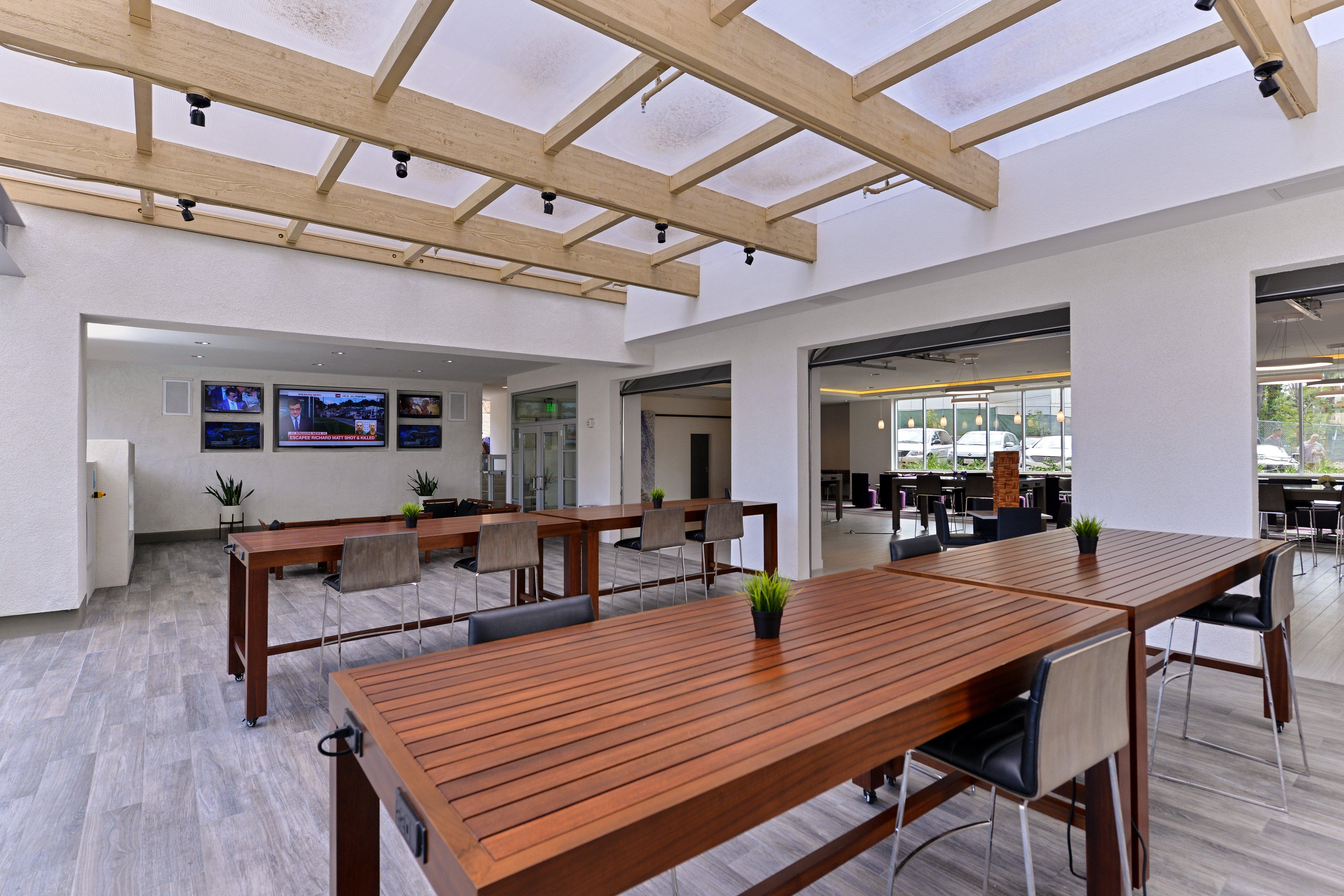 Holiday Inn Express & Suites San Diego - Mission Valley By Ihg Exterior photo